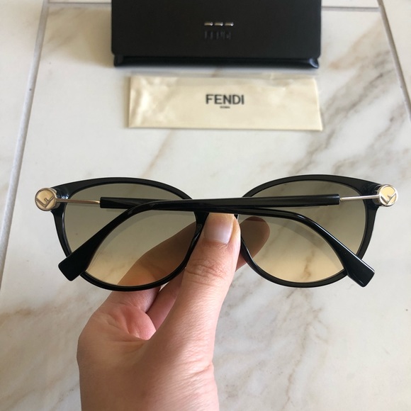 🔥NEW FENDI SHOW STOPPER SUNGLASSES 🔥 - Picture 7 of 11